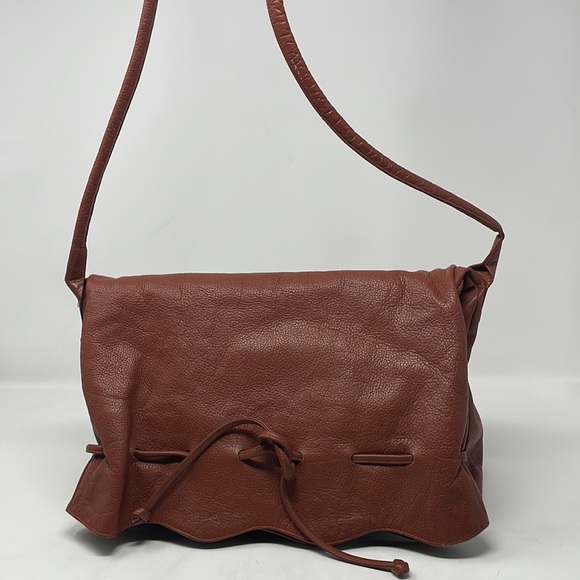 Vintage Claudio Leather Drawstring Flap Crossbody🖤 - Picture 5 of 15